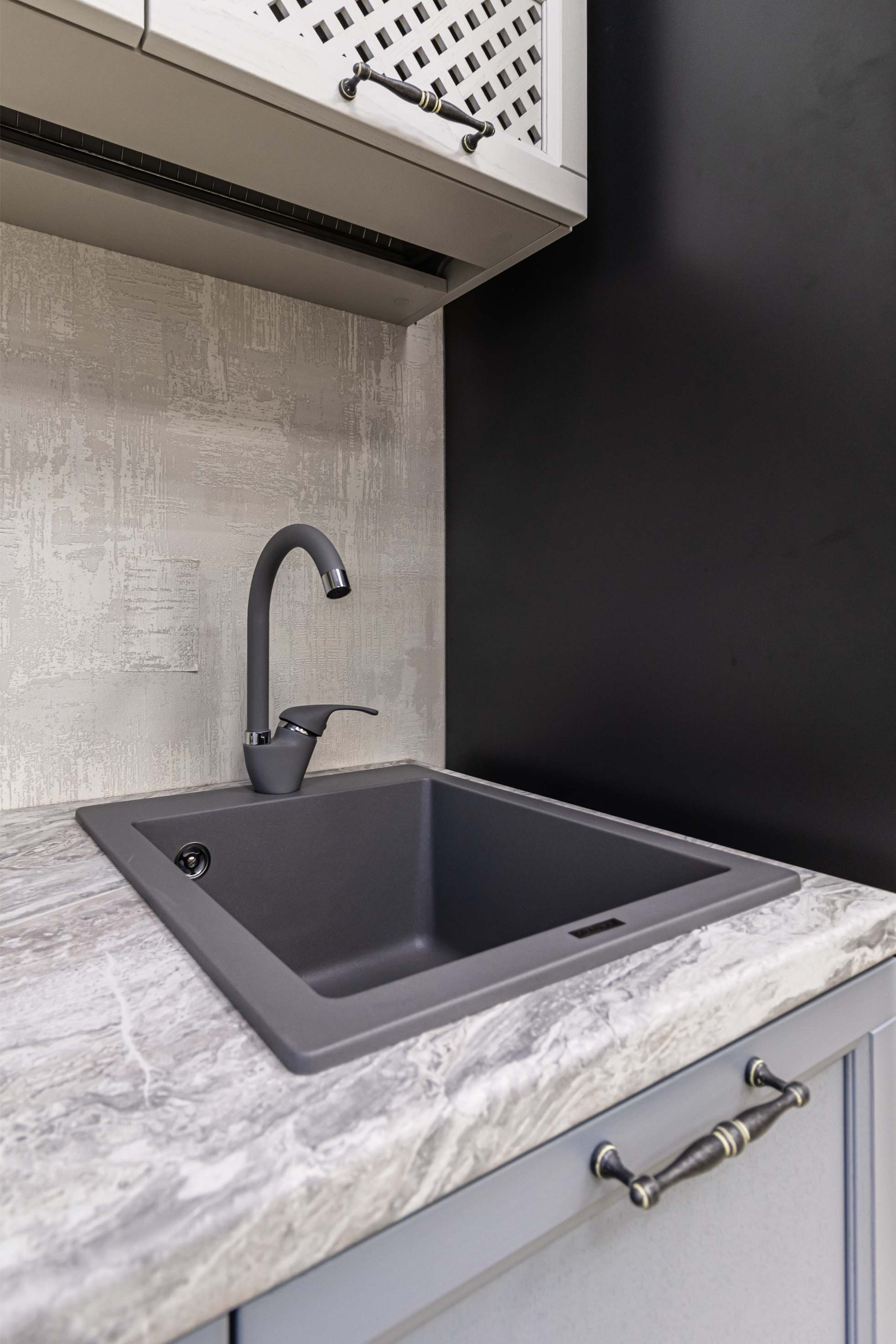 Кухня с витриной Грифель Пепельный